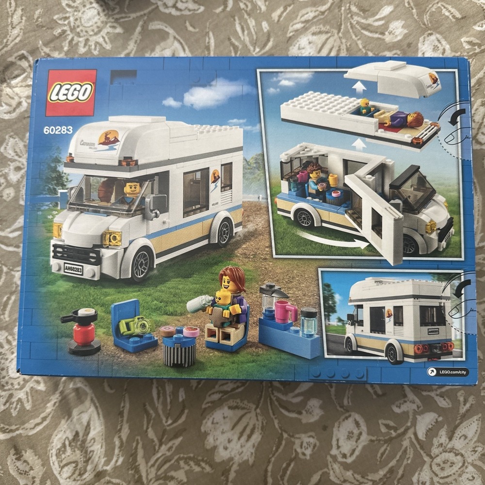Lego City Holiday Camper Van Set # 60283 RETIRED BRAND NEW - Picture 2 of 6